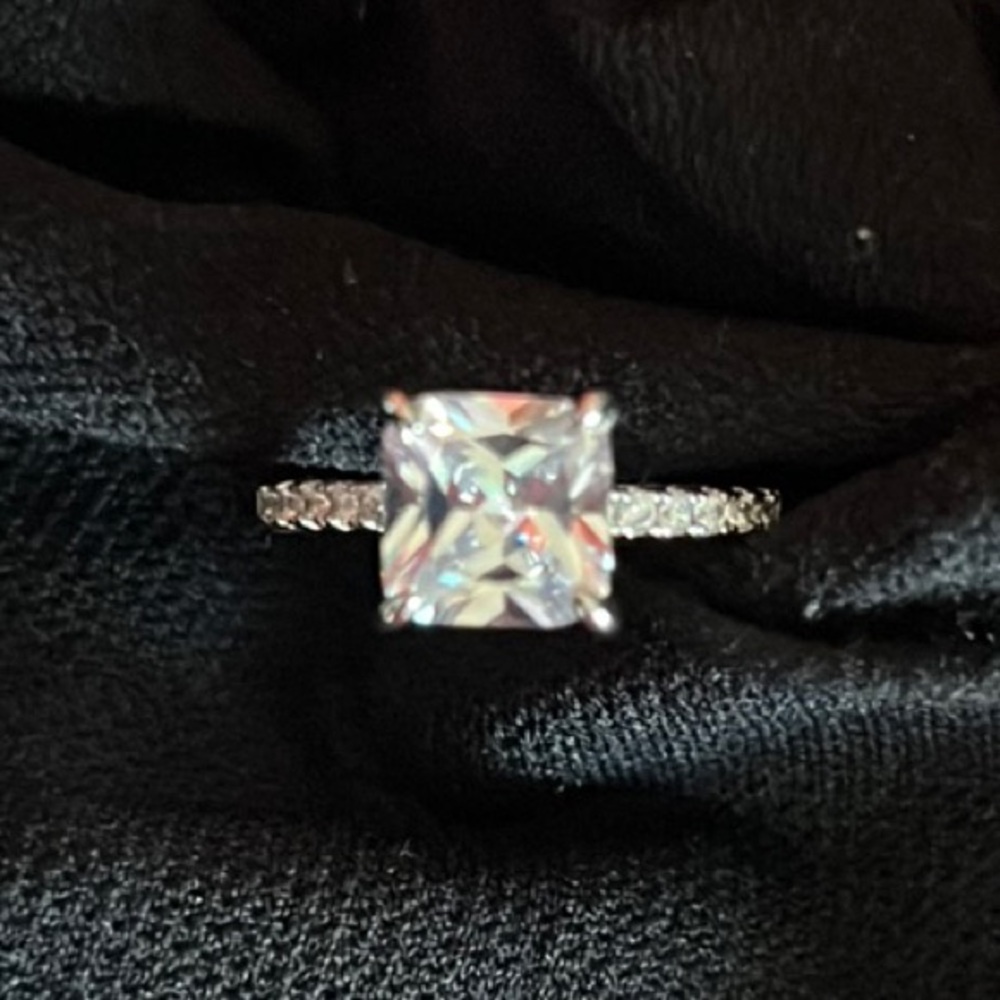 Elegant Silver Women's Ring